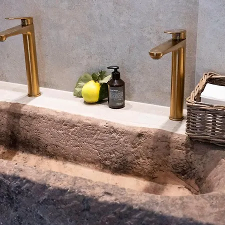 Hazelnut House - Luxembourg's Secret Small * Girsterklaus