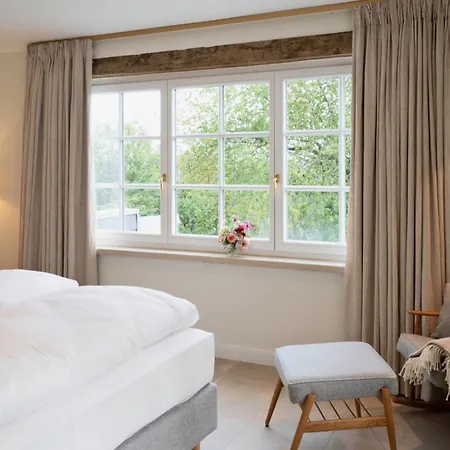 Hazelnut House - Luxembourg's Secret Small * Girsterklaus
